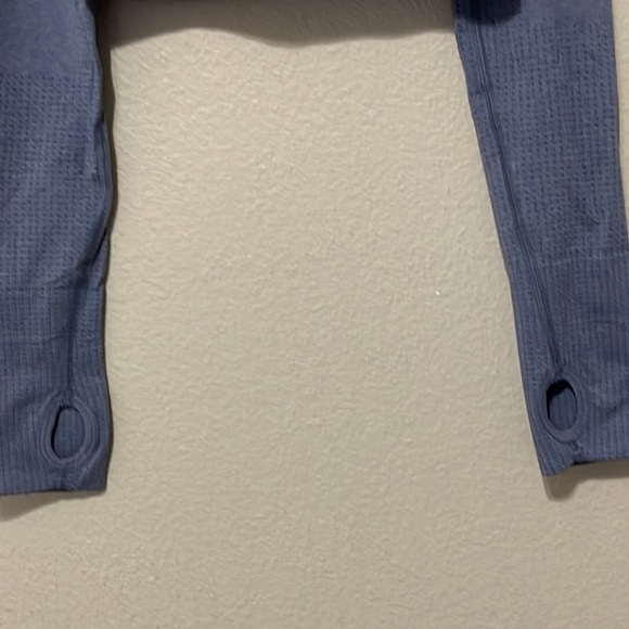 GYMSHARK LONG SLEEVE WORKOUT TOP - Picture 3 of 7